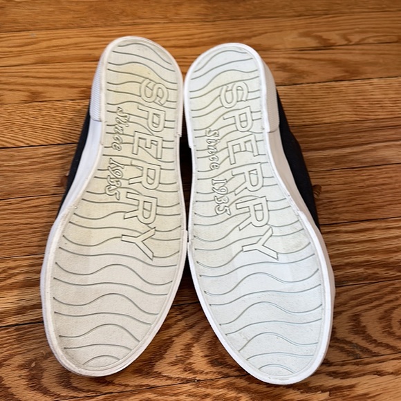 Sperry Sliders - Picture 2 of 2